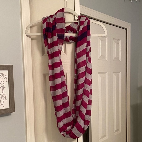 ANN Taylor Loft Infinity Scarf - Picture 1 of 8